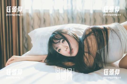 GIRLT果团网 - 开启周妍希裤里丝的私房图包，每一幕都有种“就是想多看一眼”的冲动…