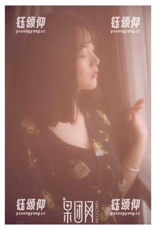 GIRLT果团网 - 莫雅淇的套装写真，让人想问：“这是衣服还是武器？”