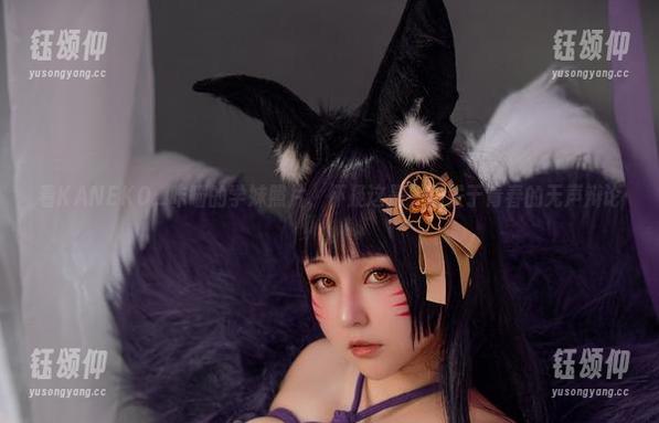 看KANEKO_咔喵的学妹照片，怀疑这是一场关于青春的无声辩论。