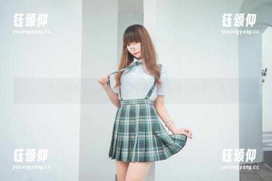 高清画质下的Money冷冷，牛仔裤也满是个性
