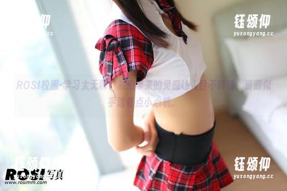 ROSI校服-学习太无聊？私拍带来的灵感让人目不转睛，资源似乎透着点小心机。