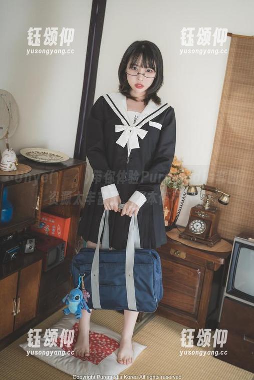Uhye(이유혜)带你体验PureMedia套图：资源太丰富了，根本停不下来！