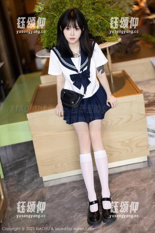 XIAOYU语画界 - 图册里的女友：喝着豆瓣酱，看这千百种姿态，划算！
