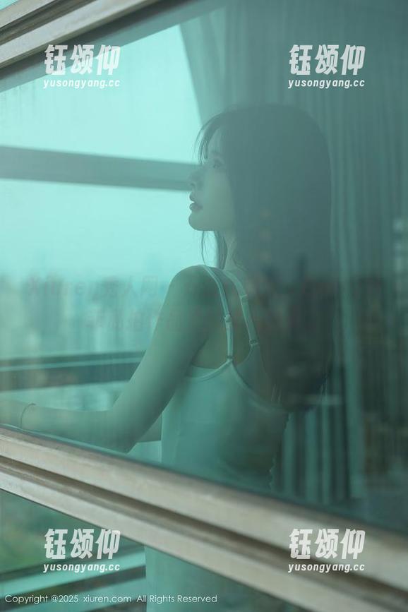 Xiuren秀人网 - 开放式刺探：Emily尹菲私拍作品里的甜心暗示。