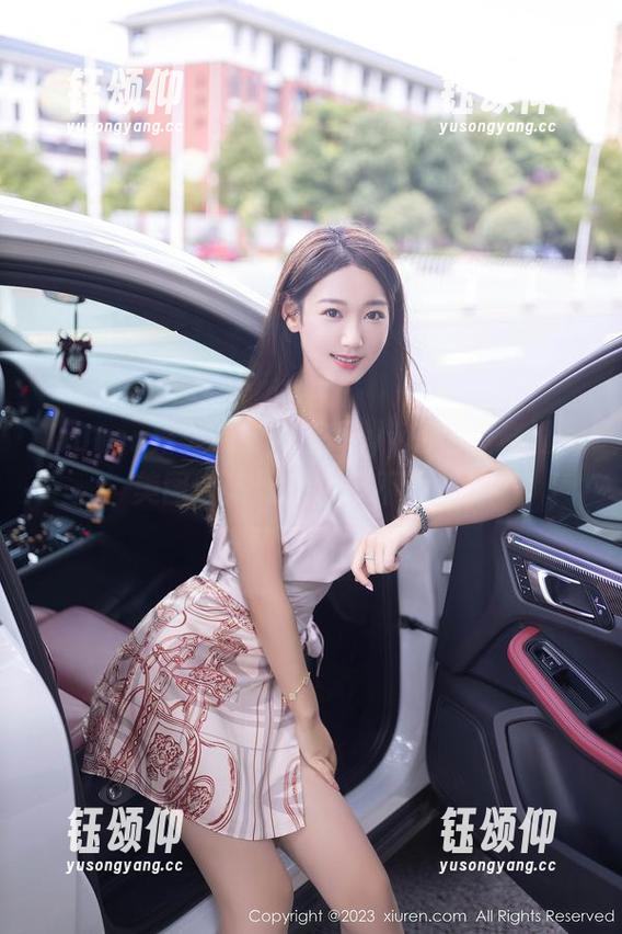 Xiuren秀人网 - 娜娜子yy的白丝奇遇，美图合集让眼睛停不下来！