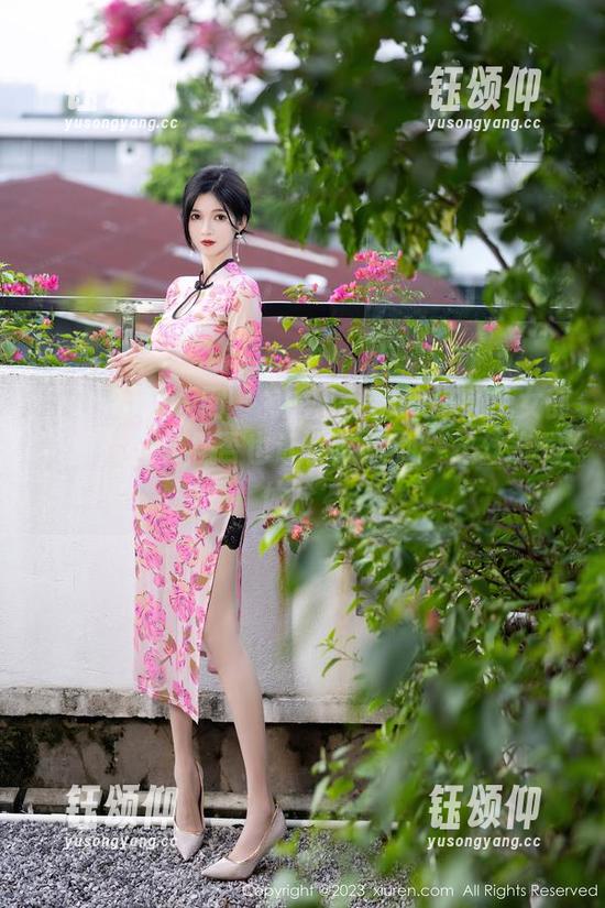 Xiuren秀人网 - 娜露selena化身兔女郎，图片合集是否也让你联想到一丝丝奇幻体验？