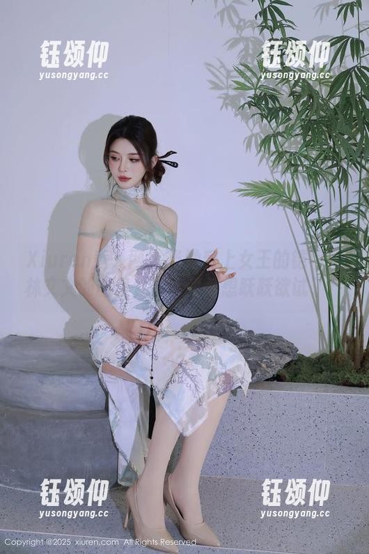 Xiuren秀人网 - 当她穿上女王的铠甲：林文文的图集分享，我都想跃跃欲试了！