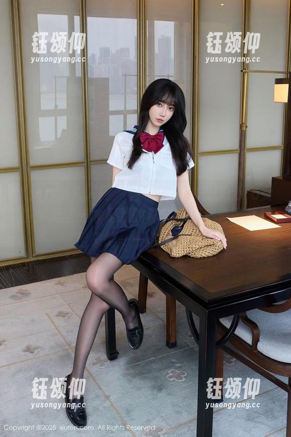Xiuren秀人网 - 自信满满的软软roro女孩：无圣光才是我的真实写照，美图是拼出来的——你信不信？