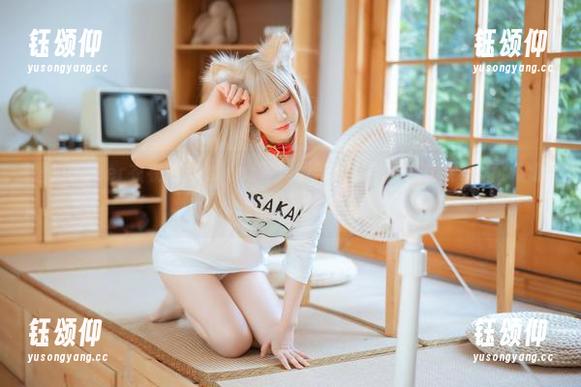 透过coser衣衣的X·Alter写真更新，看到衣服的另一面，哈哈不止是一件衣服！