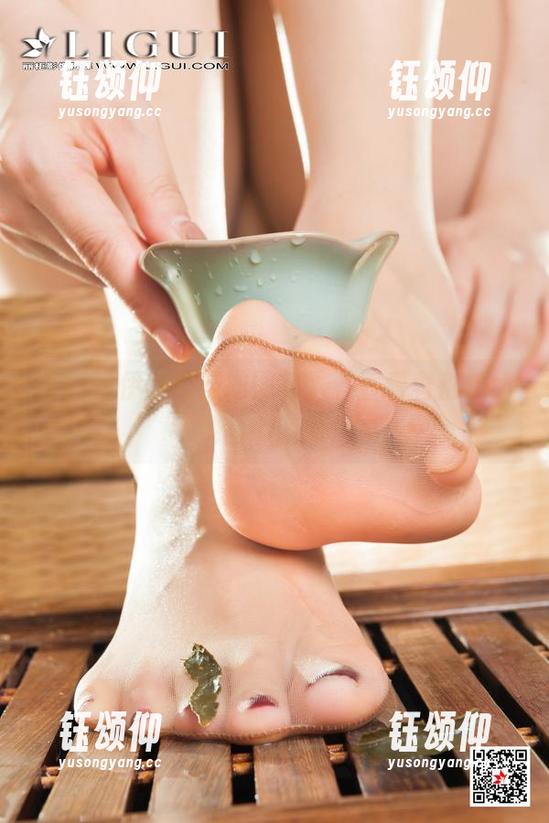 丽柜 - 伊园的妹妹图包，看着看着都想给她画个圆圈！