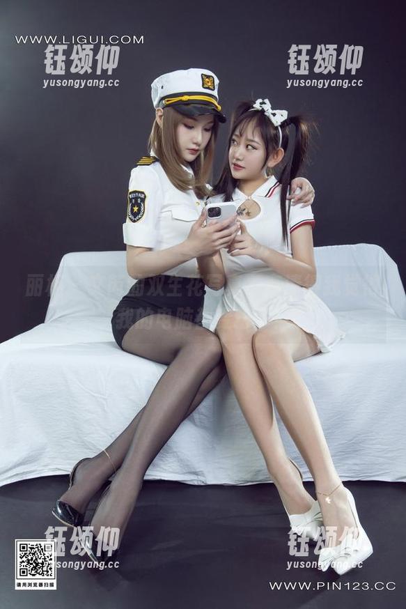 丽柜 - 文芮的双生花写真，高清得我觉得我的电脑都变粉了！
