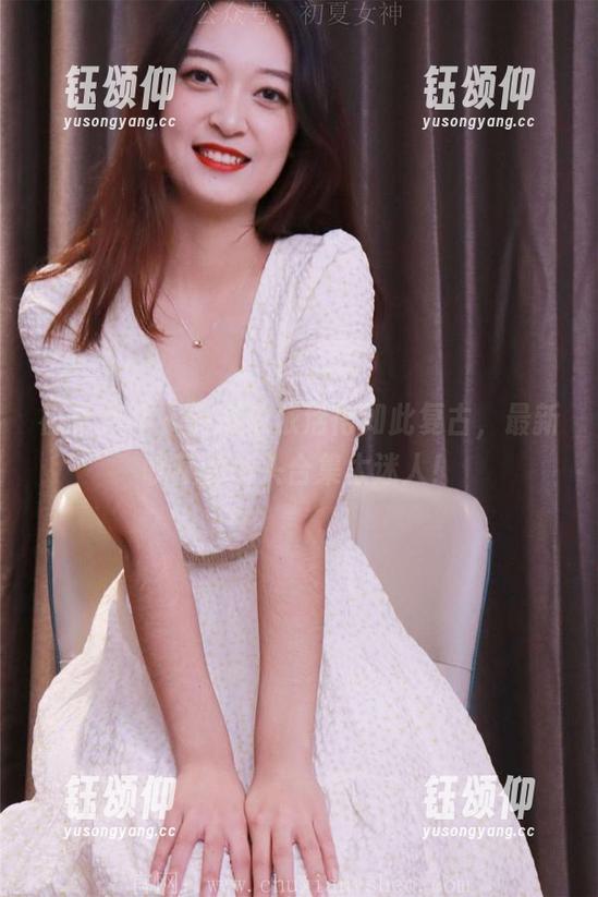 初夏女神 - 佩服依依活得如此复古，最新收藏的街头合集太迷人！