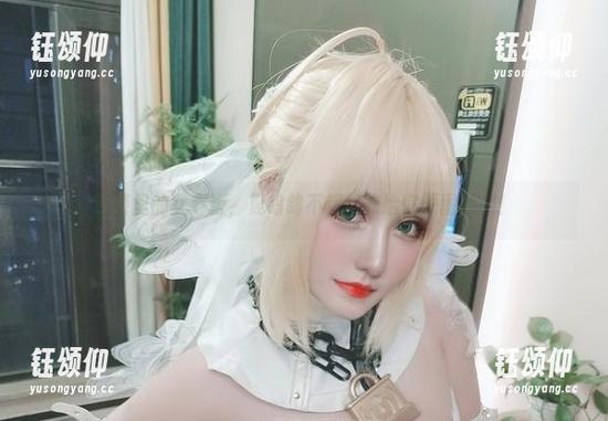 温泉里的女老板，夏鸽鸽不想起床给你原图福利！