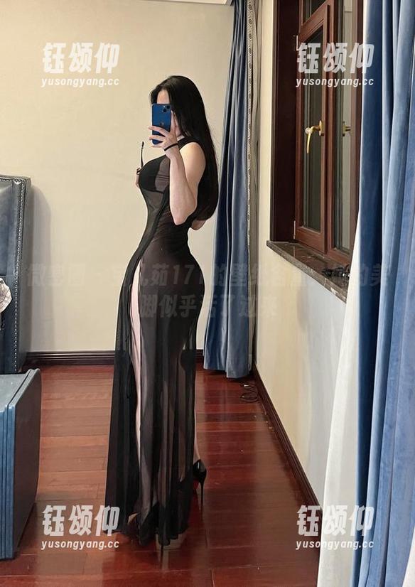 微密圈 - 宝儿茹171的壁纸含量：她的美脚似乎活了过来