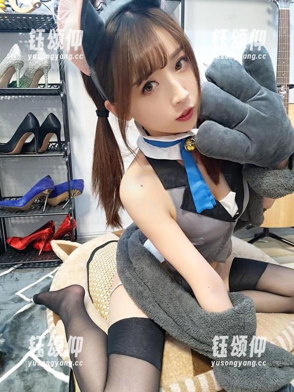 不得不说，小女巫露娜的御姐套图，这种美图觉得自己也可以尝试！