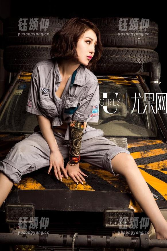 尤果网的高清套图子夜弥撒：仔细看，有多少隐匿的细节在暗涌！