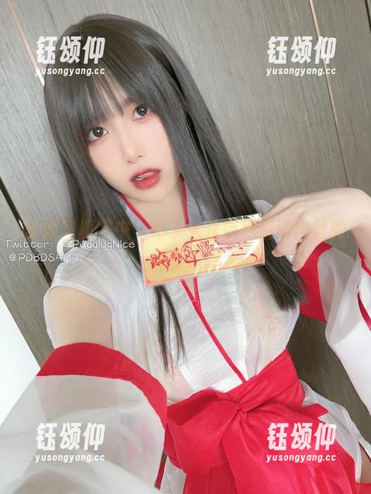 最新写真集中，布丁大法带你解读肉丝的绮丽幻想