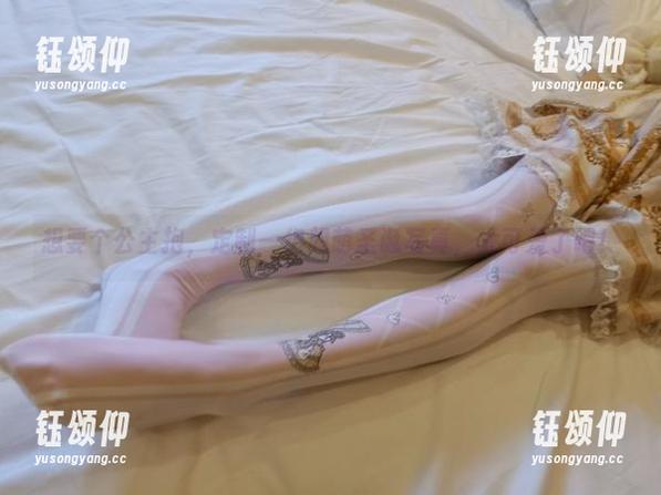 想要个公主抱，定制一组超萌圣诞写真，太可爱了吧！