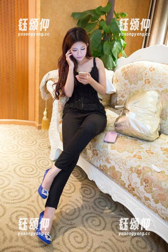 推女郎-吻熙 推女郎 - 吻熙的女孩,扭捏羞怯中藏着几分美图?图包来凑啊!