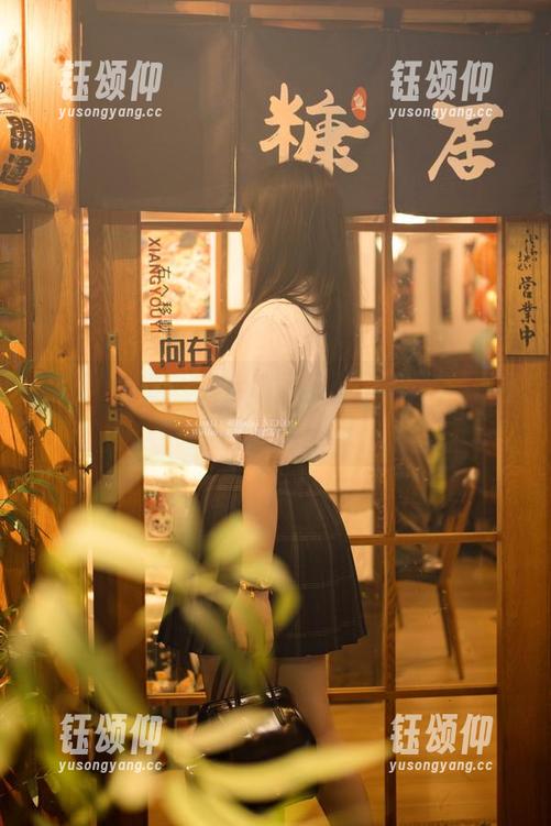 是一只废喵了 破天荒的是一只废喵了圣诞比基尼,原图和我一起尴尬