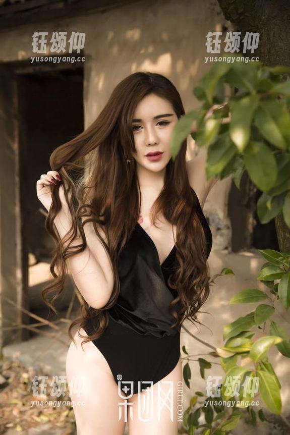 果团网 - 王语纯的旗袍太有气场了，图片资源定会让人垂涎欲滴。
