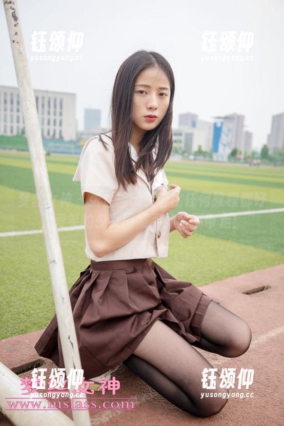 梦丝女神 - 张芷馨的笑容比任何教程都好，爱笑的少女图集不体验不带走！