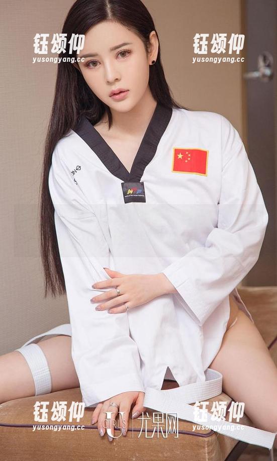 爱尤物 - 静一的海边写真：当心别被壁纸的风景迷了眼，哈哈！