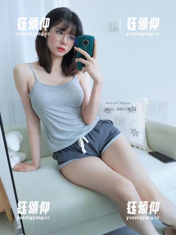 眼酱大魔王w的肉丝连衣裙，我的美图下载清单里又添了一笔