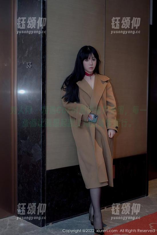 秀人网 - 精选Carol周妍希户外图，每一张都让我想起我上周的徒步旅行。