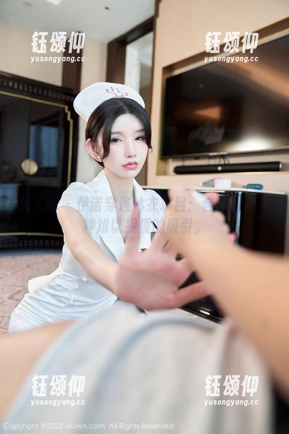 秀人网 - 伊诺穿连体衣项目：合集里总有种难以捉摸的吸引。