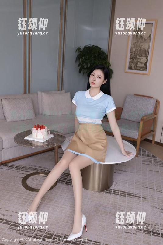 秀人网 - 纯白？是的，可乐Vicky的私拍让我今天想起了白色衬衫和春天的早餐…