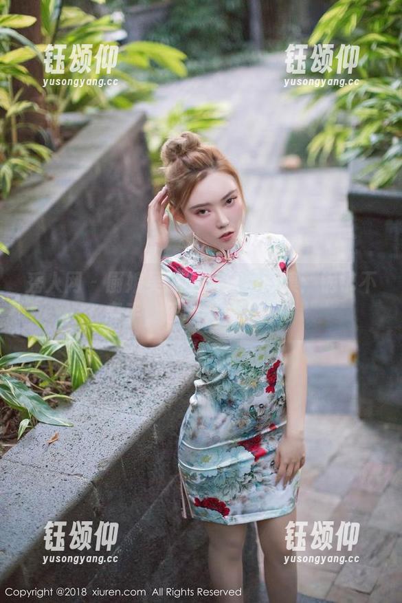 秀人网 - 厨娘吴思晚的免费图集：锅铲不离手，乐趣无处不在。