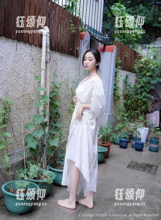 秀人网 - 奶酥的学妹图集：不小心掉进了青春的兔子洞
