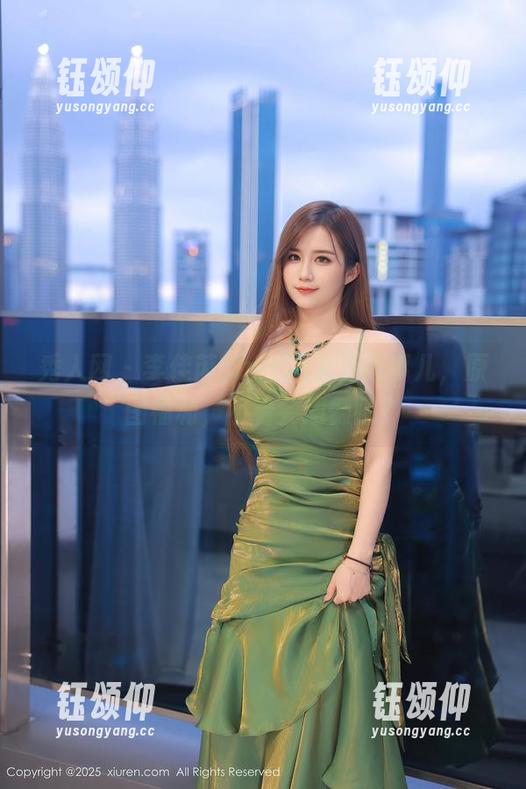 秀人网 - 李佳芮Cherie黑色风事儿，原图福利，不看会遗憾吧？