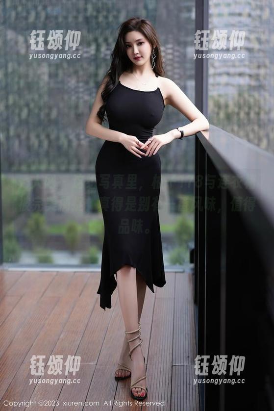 秀人网-柚子178 秀人网 - 这组写真里,柚子178与连衣裙被完美捕捉,真得是别有一番风味,值得品味。