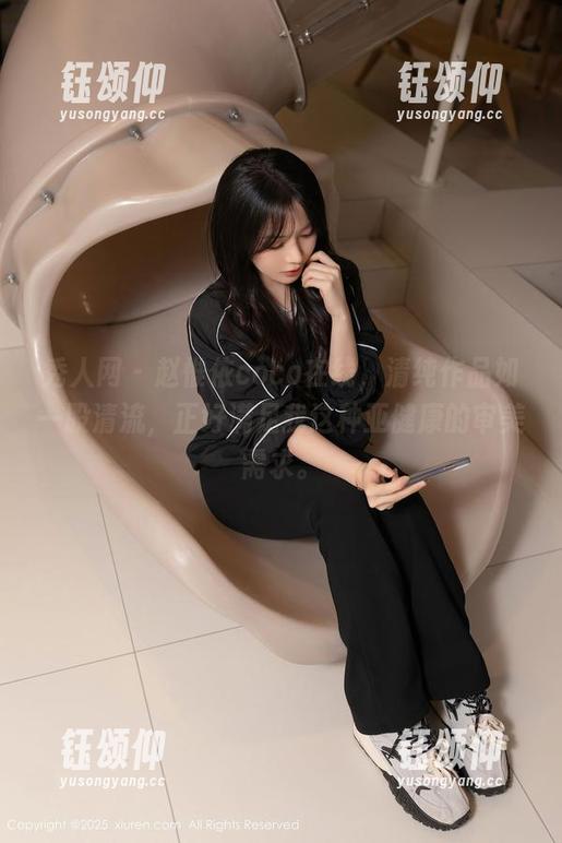 秀人网 - 赵惟依coco在线，清纯作品如一股清流，正好满足我这种亚健康的审美需求。