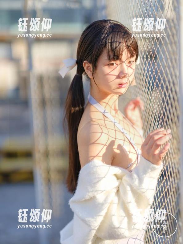 稚乖画册 - 赤西夜夜召唤：我们定制的吉他少女图集，岂止于美丽，还有音乐的低语！