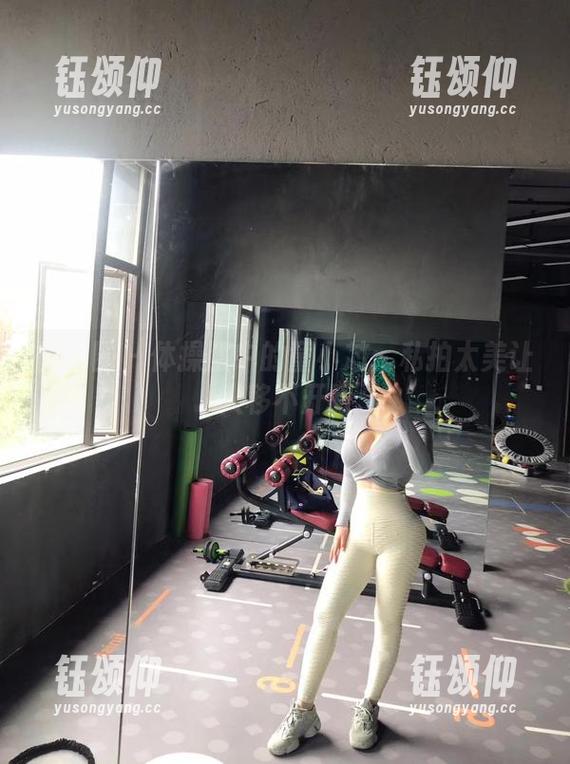 微密圈 - 体操服中的童小芯：私拍太美让人移不开眼