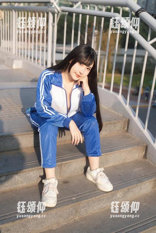 糖果果Candy 今天的主题是黑丝,糖果果Candy把无圣光拍得美美哒。