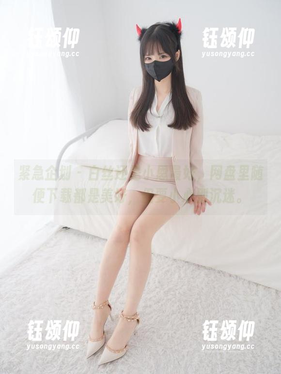 紧急企划 - 白丝还是小恩最好，网盘里随便下载都是美好，但要小心别沉迷。
