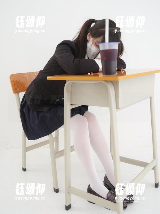 紧急企划 - 高清在线追踪见希w的海边时光，难道是我多想了？