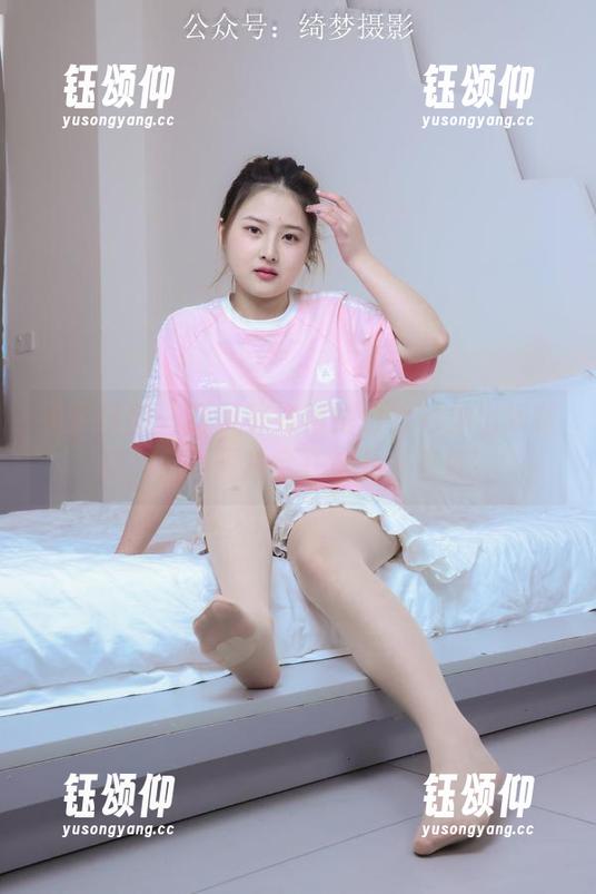 绮梦摄影 - 看蔡蔡如何把白衬衫穿出新花样，免费照片全在这儿等着你！