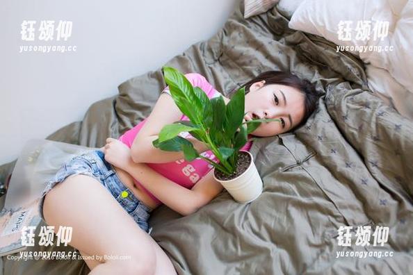 菠萝社 - 白丝作品集，不得不承认柳侑绮Sevenbaby的更新又挑动了我的神经。
