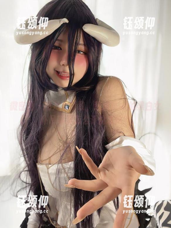 微密圈 - 图片太精致，葱油饼er的黑白女仆吊带要怎么评价才好？