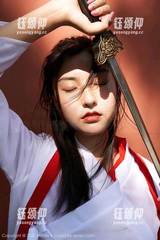 蜜桃社 - 拯救乏味职业装——佩琦Pinky的免费图包，让职场秀场分分钟反转！