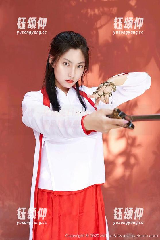 蜜桃社 - 缇娜美Tinami的户外写真原图，画风如我想得那么美吗？