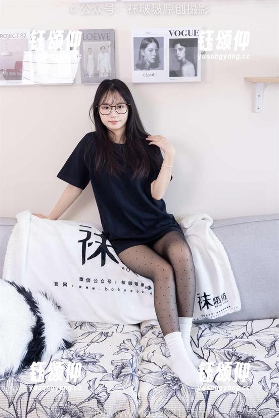 袜啵啵 - 看！小安站在平底鞋上，像个随便的诗人在吟唱–精选图片