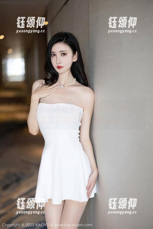 语画界 - 户外写真集来啦！Emily顾奈奈酱分享我的姿势练习，偶尔会出片。