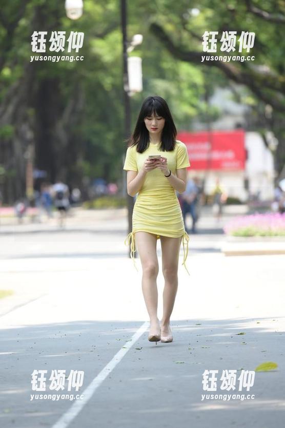 魔镜街拍 - 最新视频来了，婷婷在寒风中也能让人心水的肉丝美人！