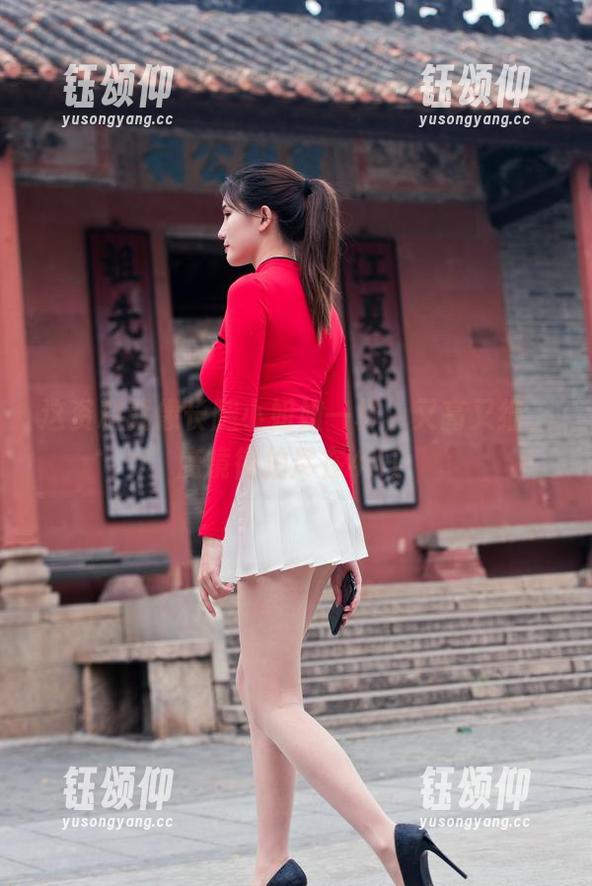 魔镜街拍 这资料就像长腿小姐姐一样,又高又细,魔镜街拍尽在4K!
